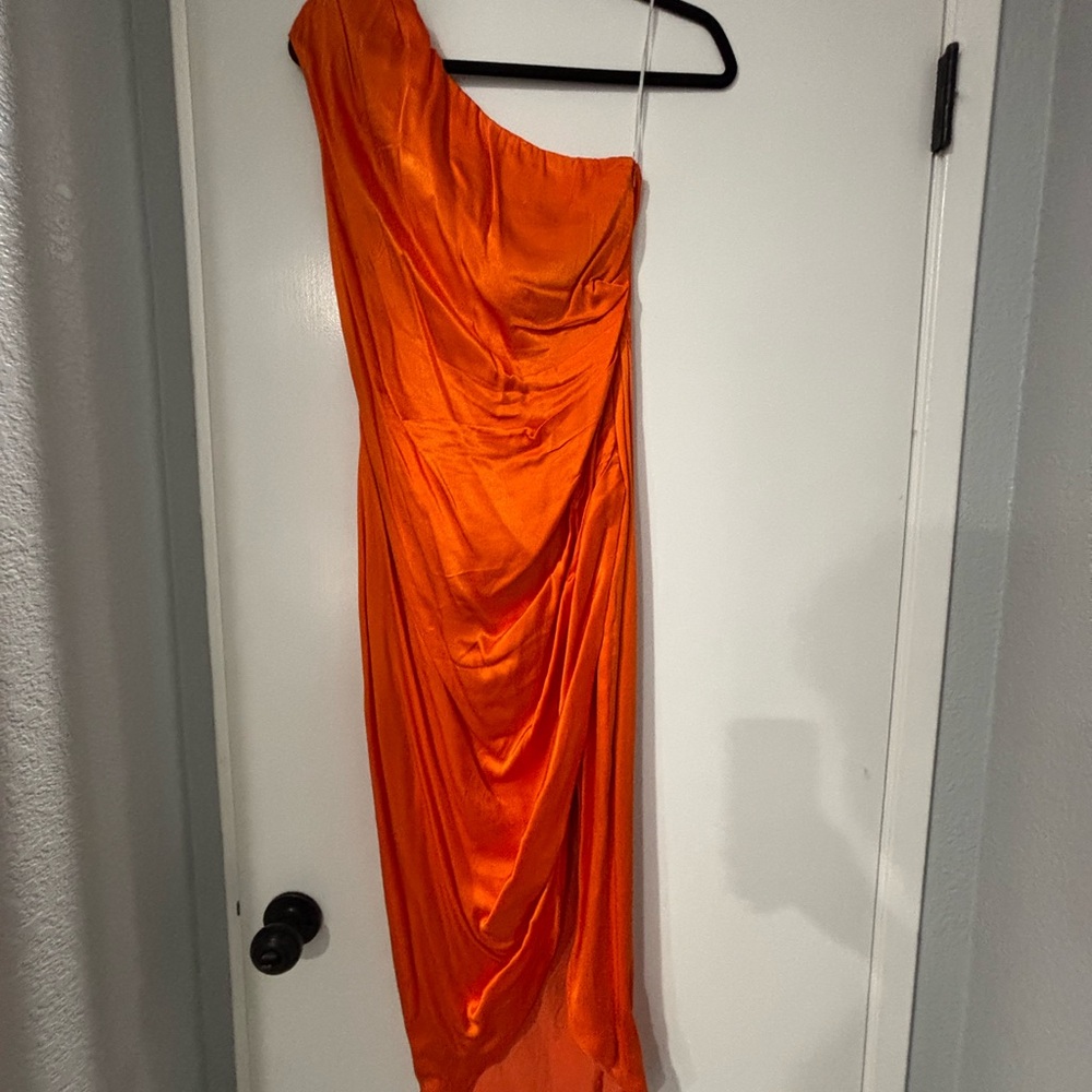 Elliatt Vibrant Orange One-Shoulder Dress